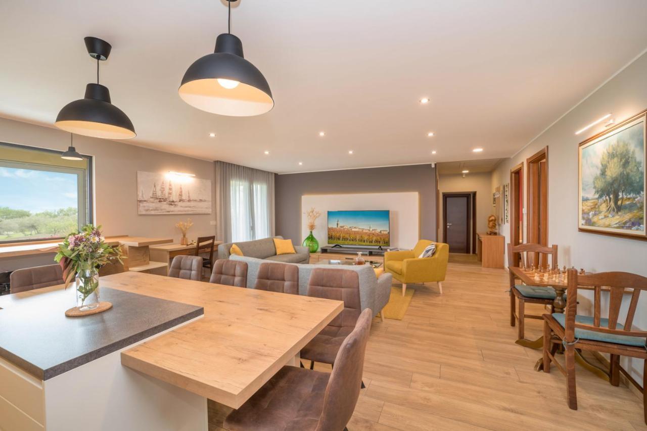 Villa Gioan - Max 18, Private Playground And Sea View Materada Exterior foto