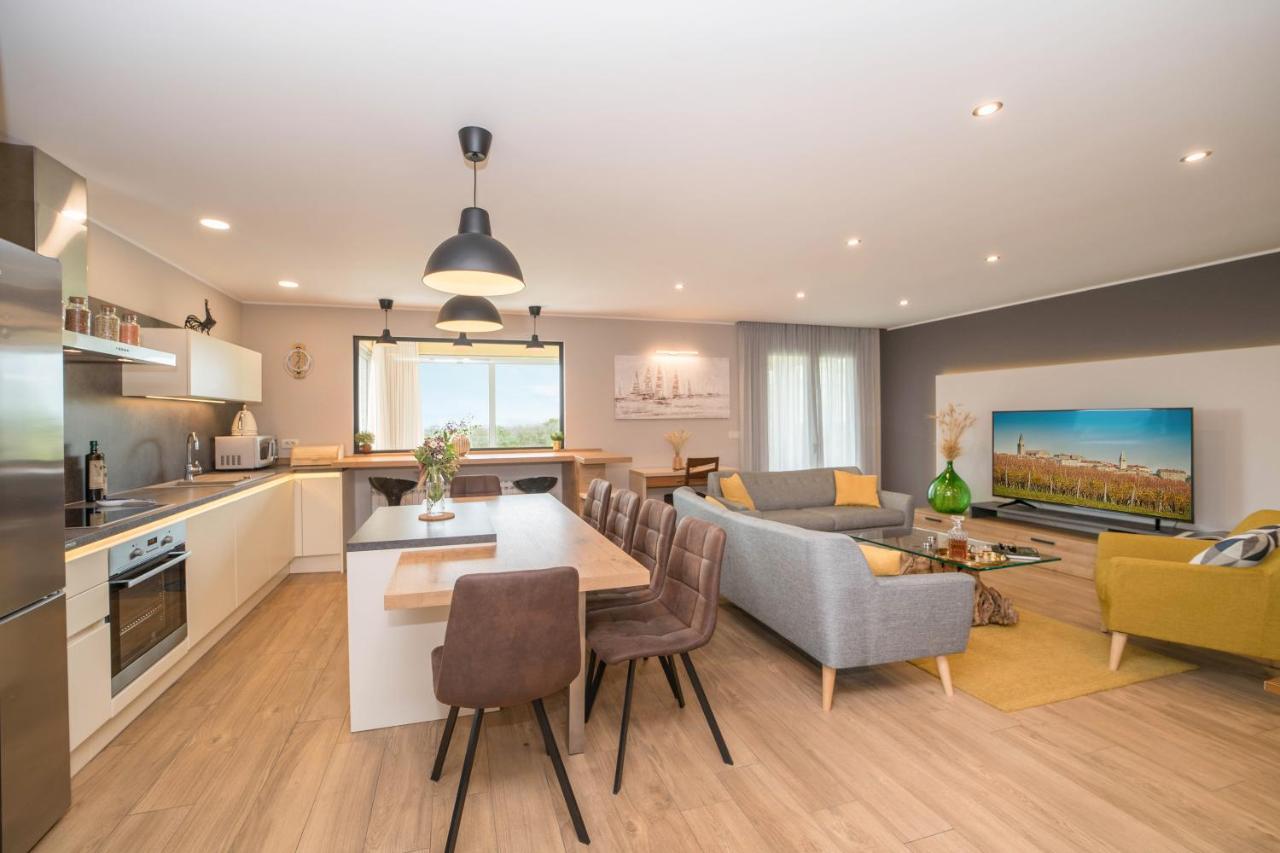Villa Gioan - Max 18, Private Playground And Sea View Materada Exterior foto