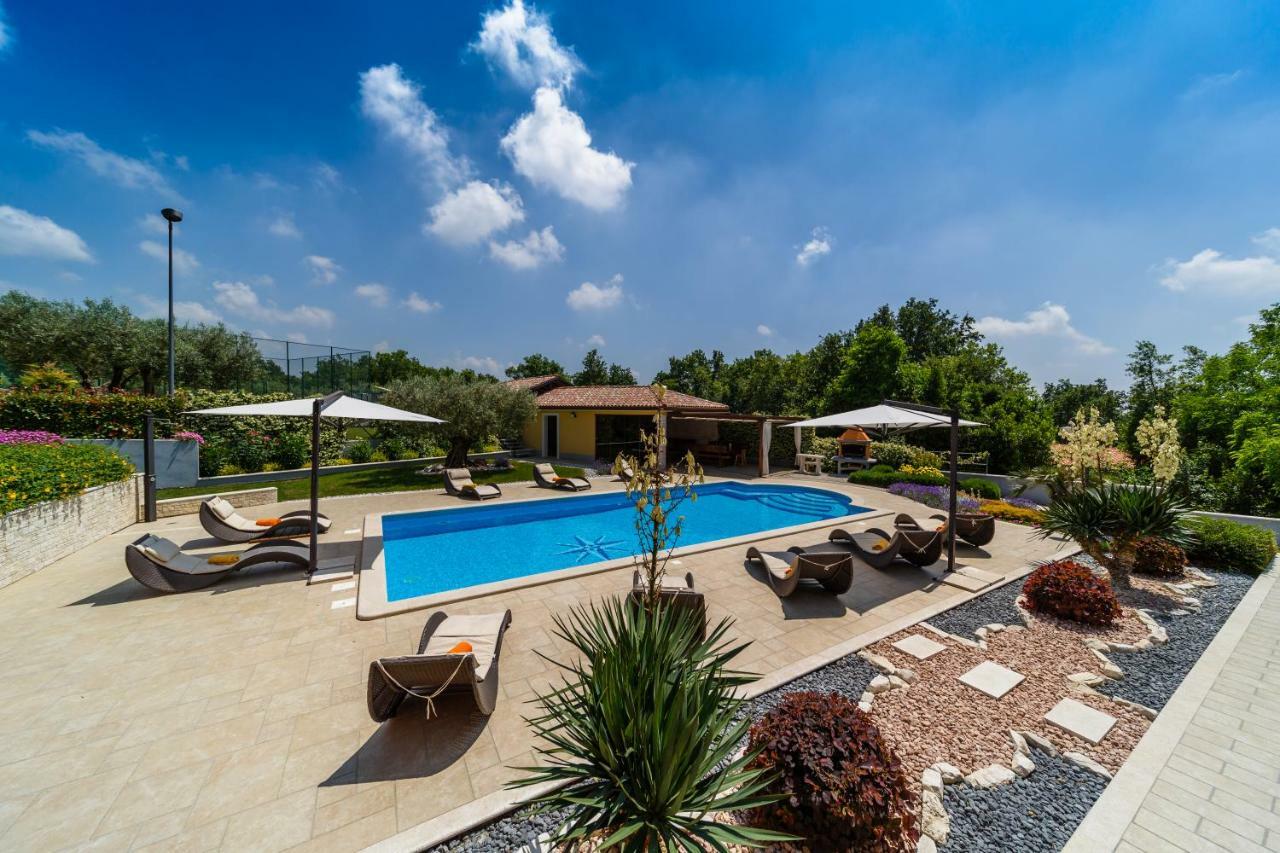 Villa Gioan - Max 18, Private Playground And Sea View Materada Exterior foto