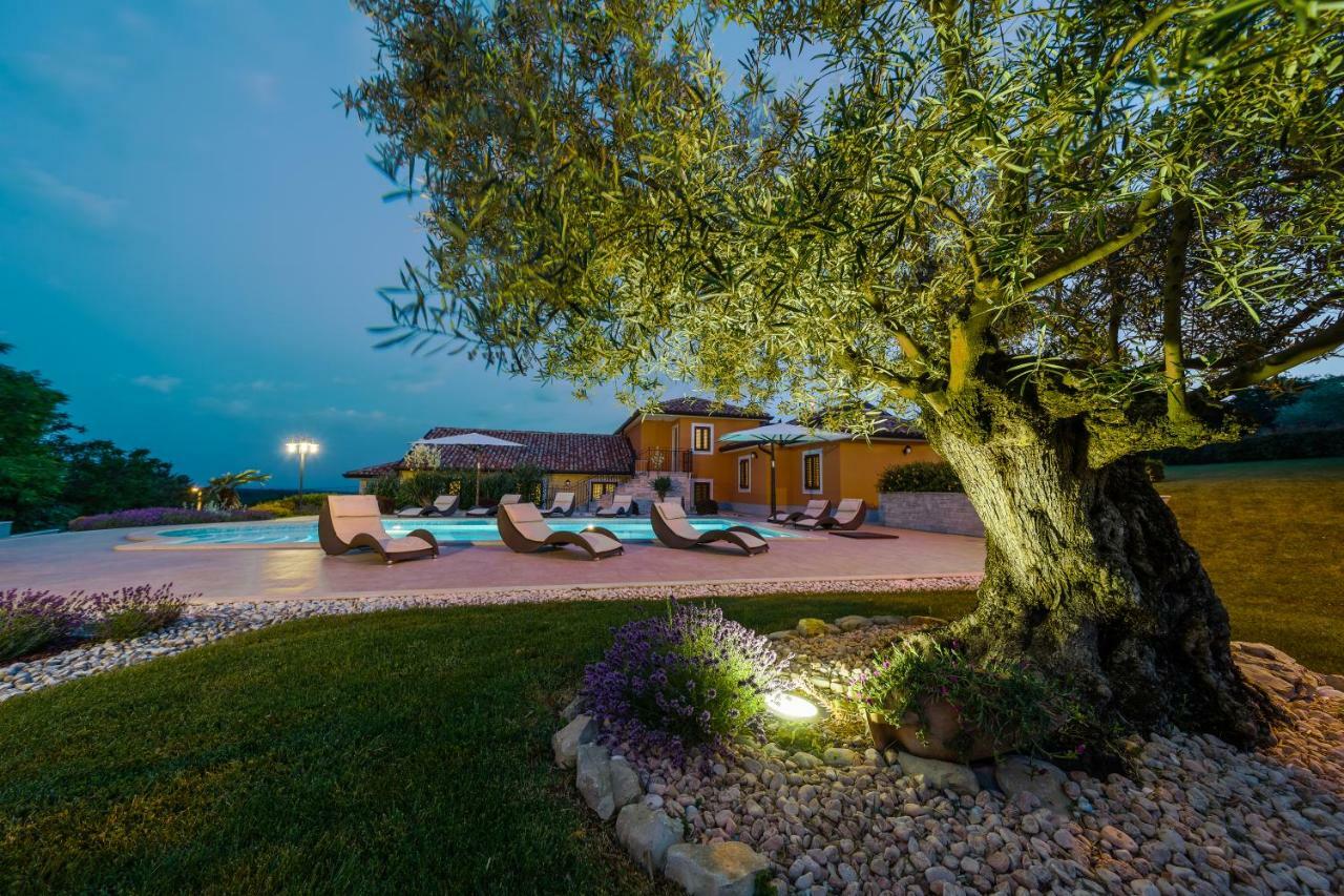 Villa Gioan - Max 18, Private Playground And Sea View Materada Exterior foto