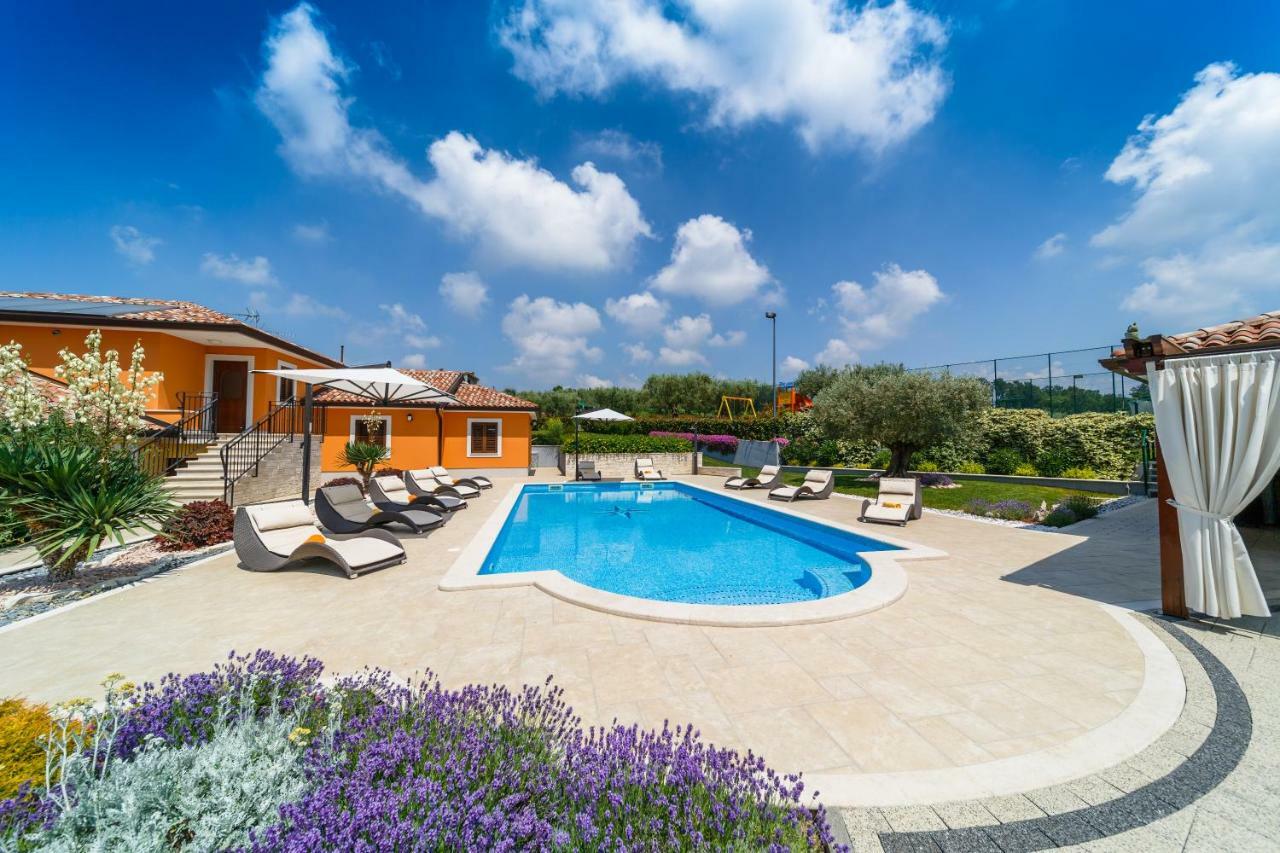 Villa Gioan - Max 18, Private Playground And Sea View Materada Exterior foto